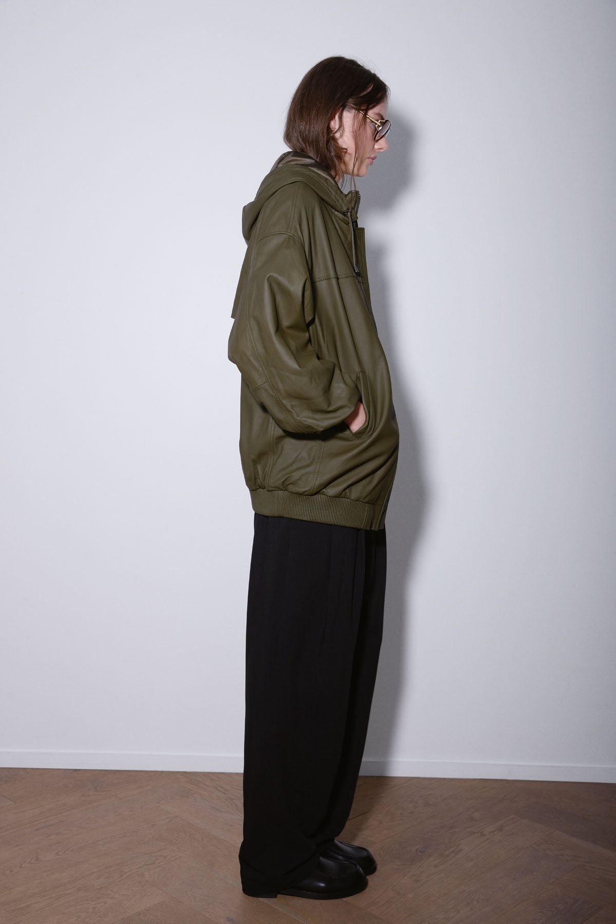 HOODED LEATHER BOMBER OLIVE