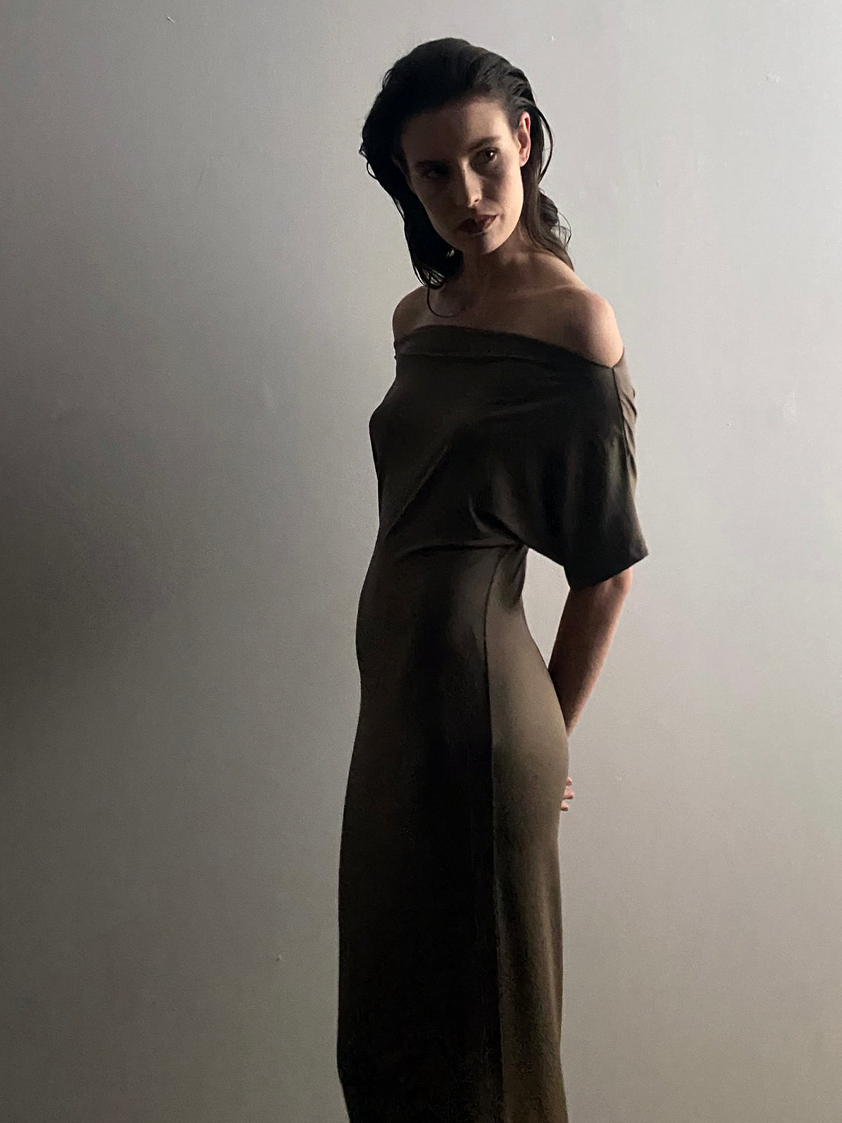 SENNA KLEID LANG SCHWARZ
