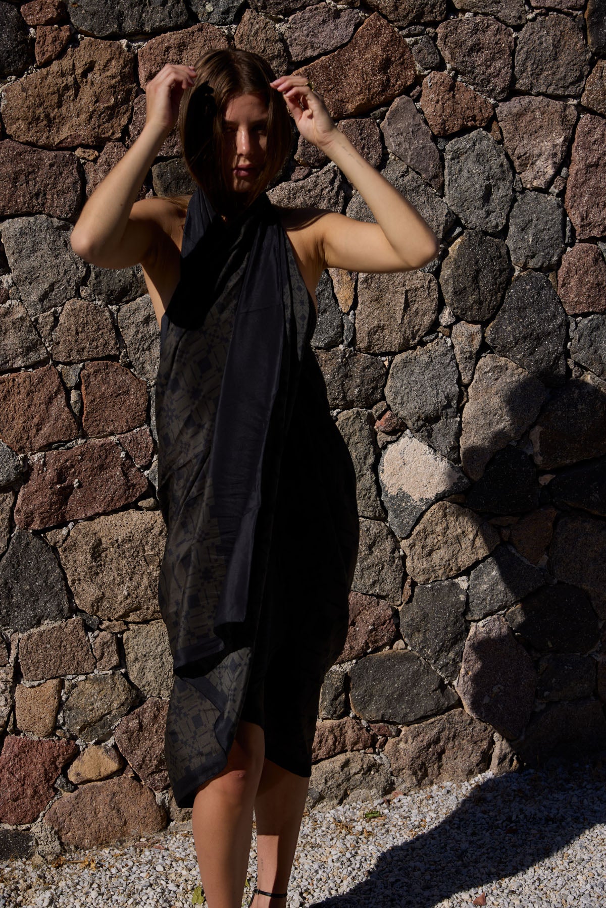 OLIVEWOOD/BLACK RESORT SILK SARONG /SCARF