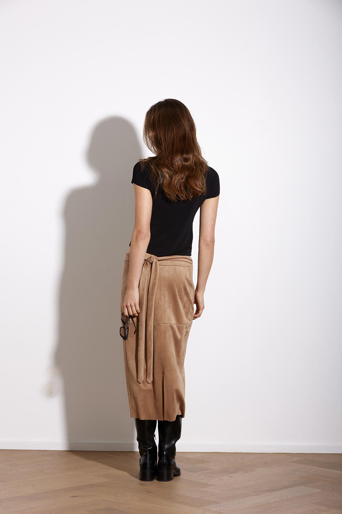 CAMEL VEGAN SUEDE WRAP SKIRT - KNUEFERMANN 