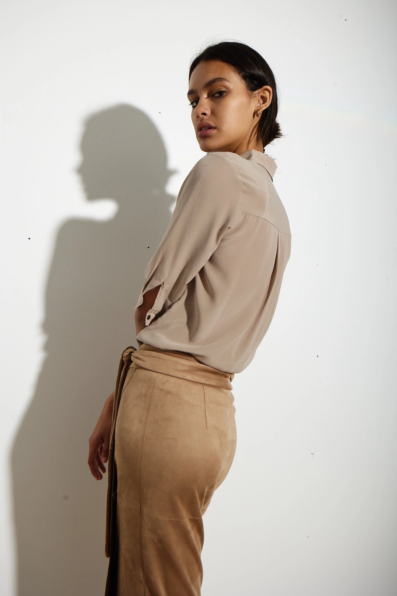 SILK SHIRT MOCHA-PEARL 3/4 SLEEVE (BEIGE) - KNUEFERMANN 