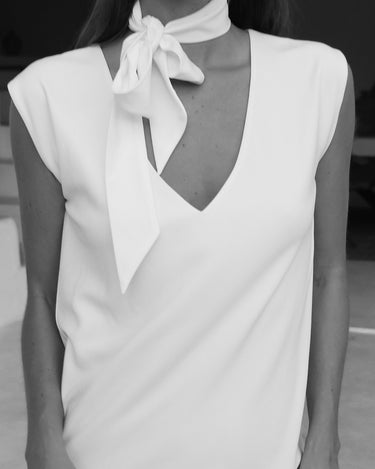 HALSTON WHITE JERSEY - KNUEFERMANN 