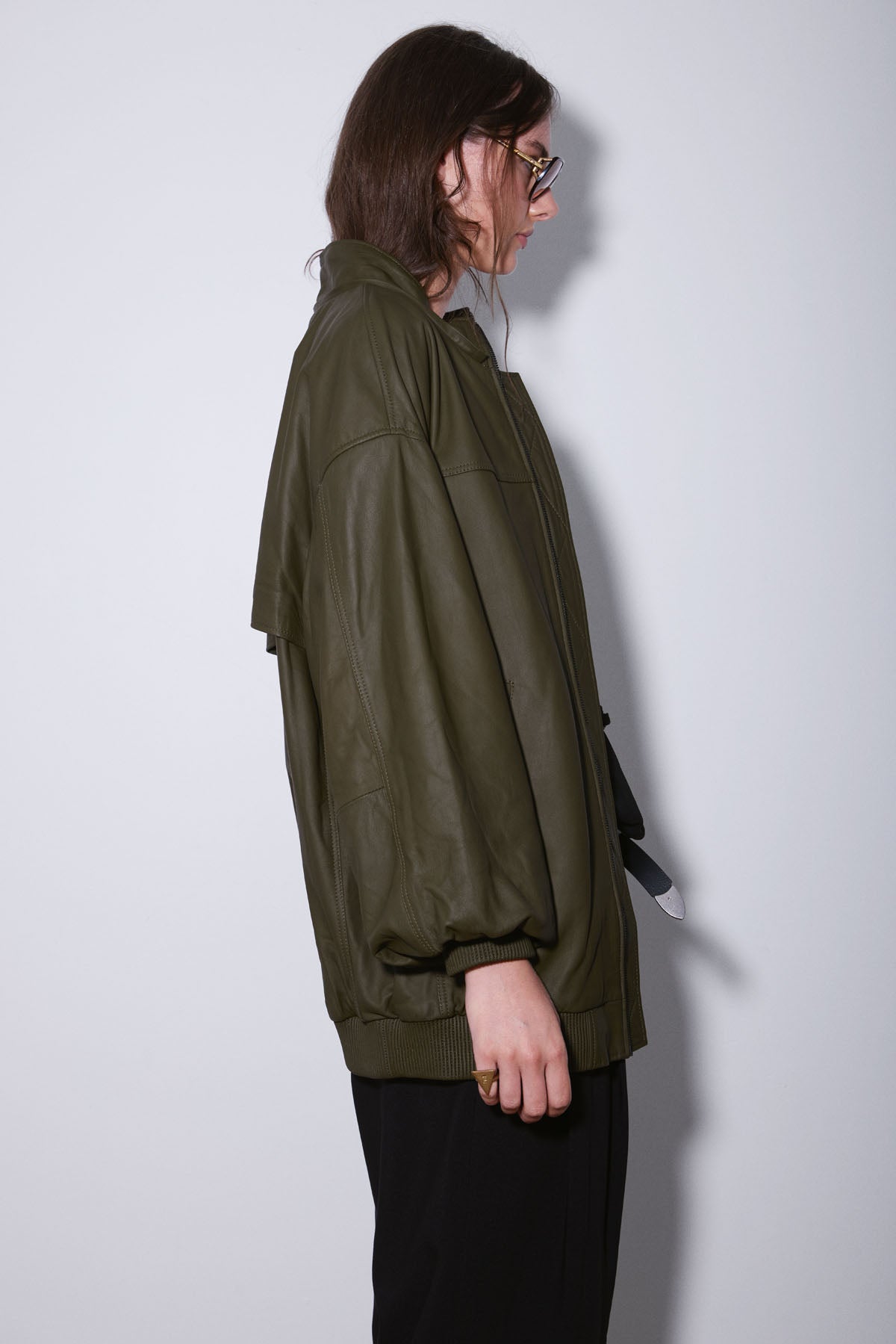 HOODED LEATHER BOMBER OLIVE