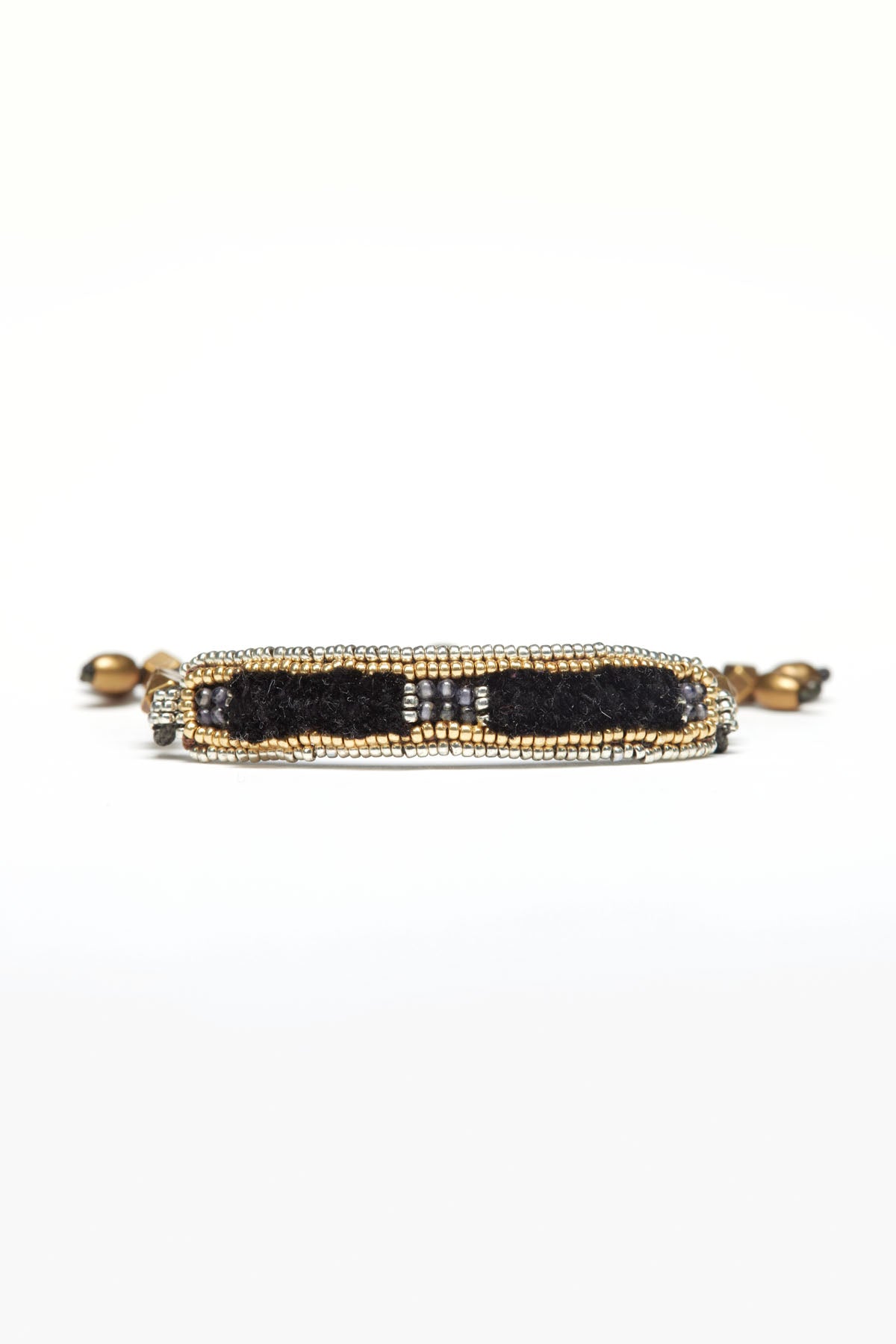 ISHI BRACELET HORIZONTAL