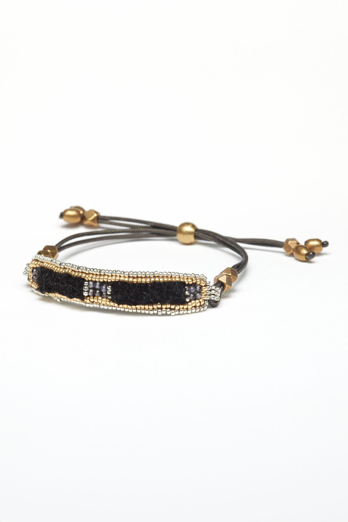 ISHI BRACELET HORIZONTAL