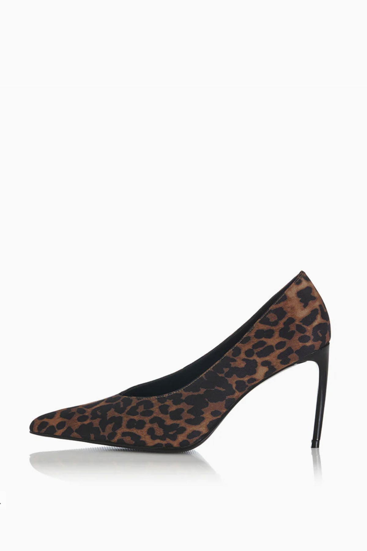 ISSY SHOES LEOPARD PRINT - (very good condition)