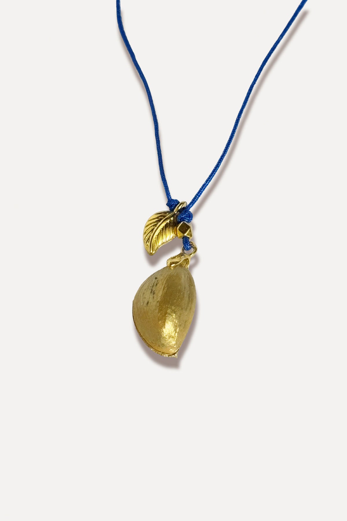 KISS THE FROG - GOLD PISTACHIO PENDANT