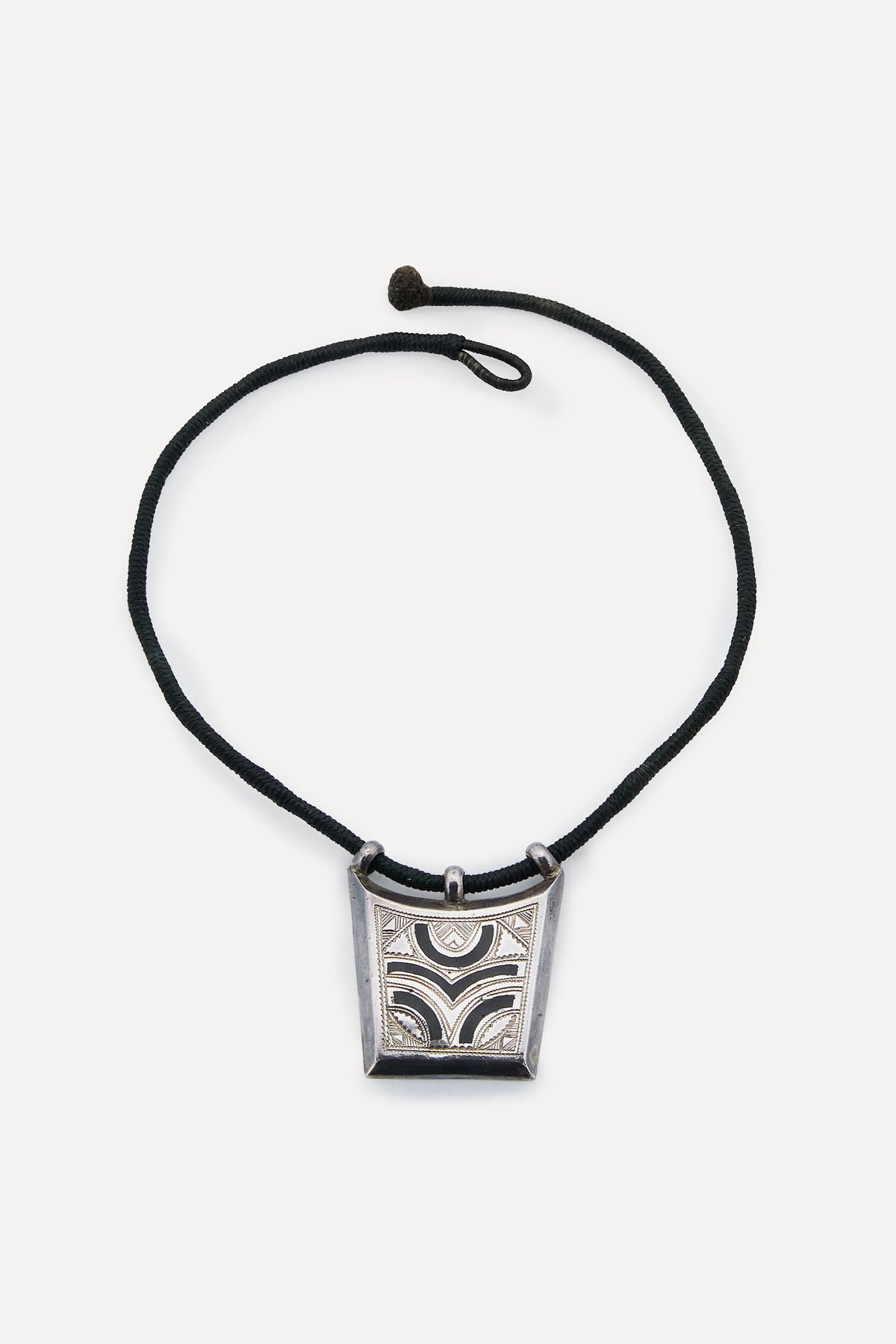 SILVER TRAPEZE NECKLACE