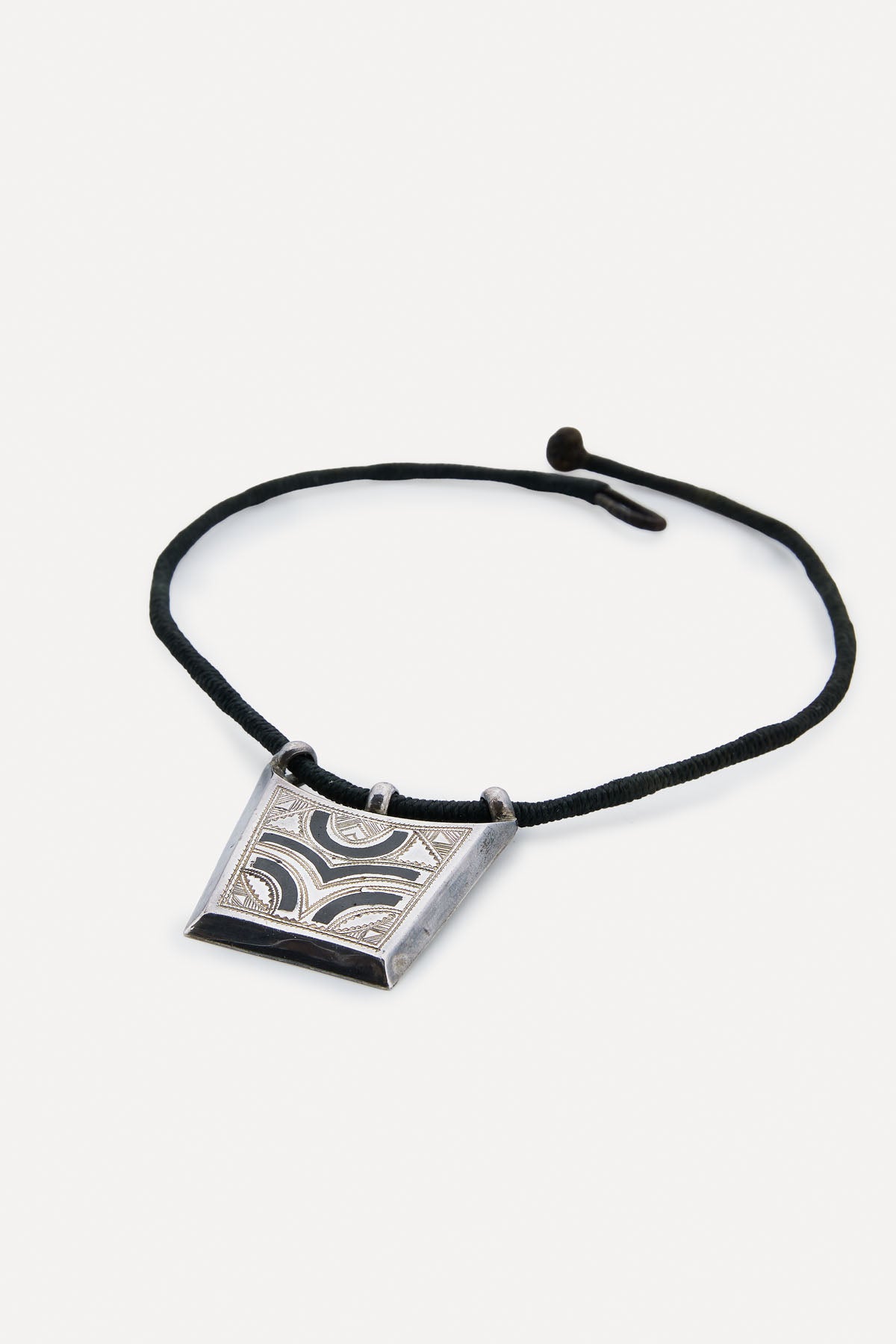 SILVER TRAPEZE NECKLACE