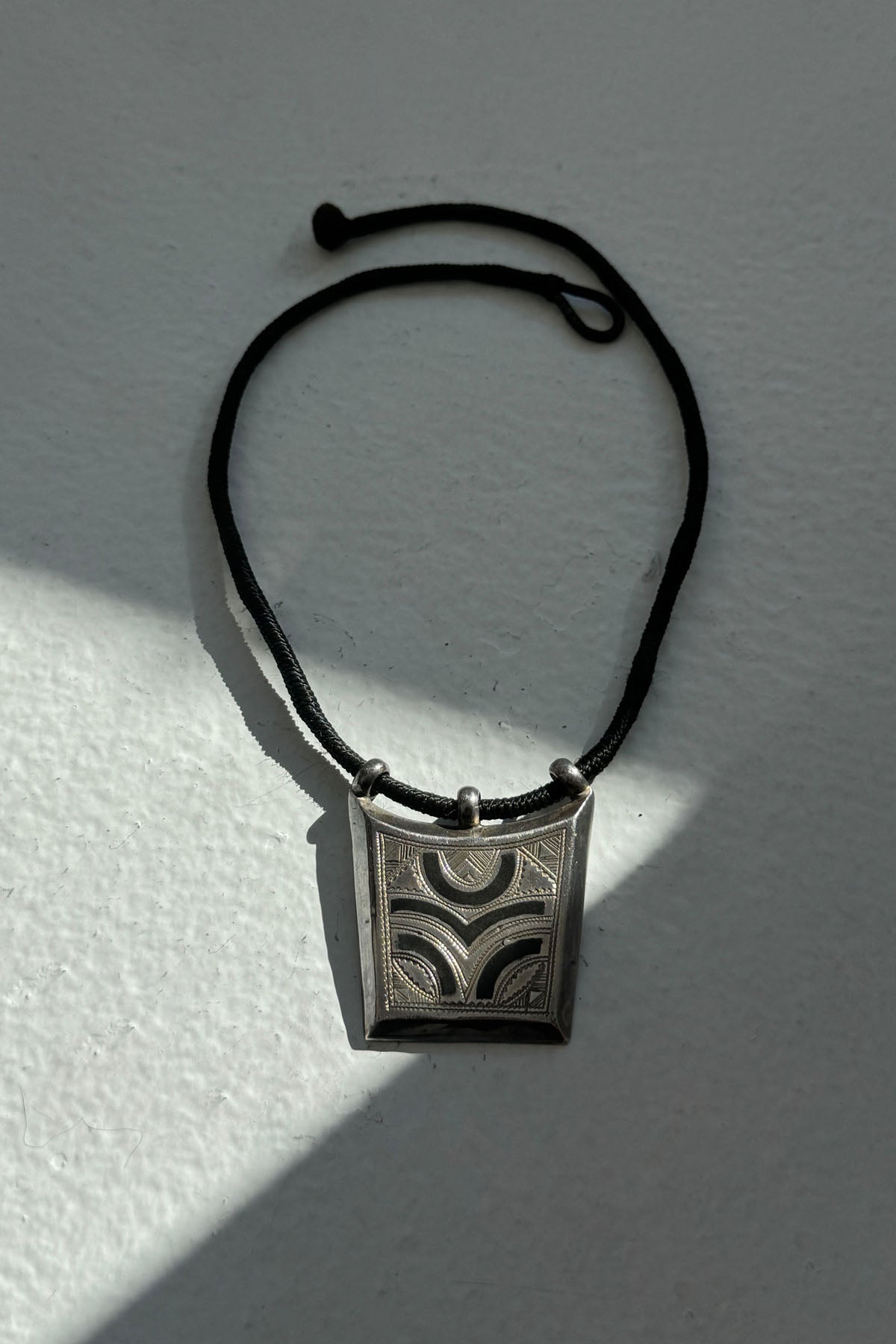 SILVER TRAPEZE NECKLACE