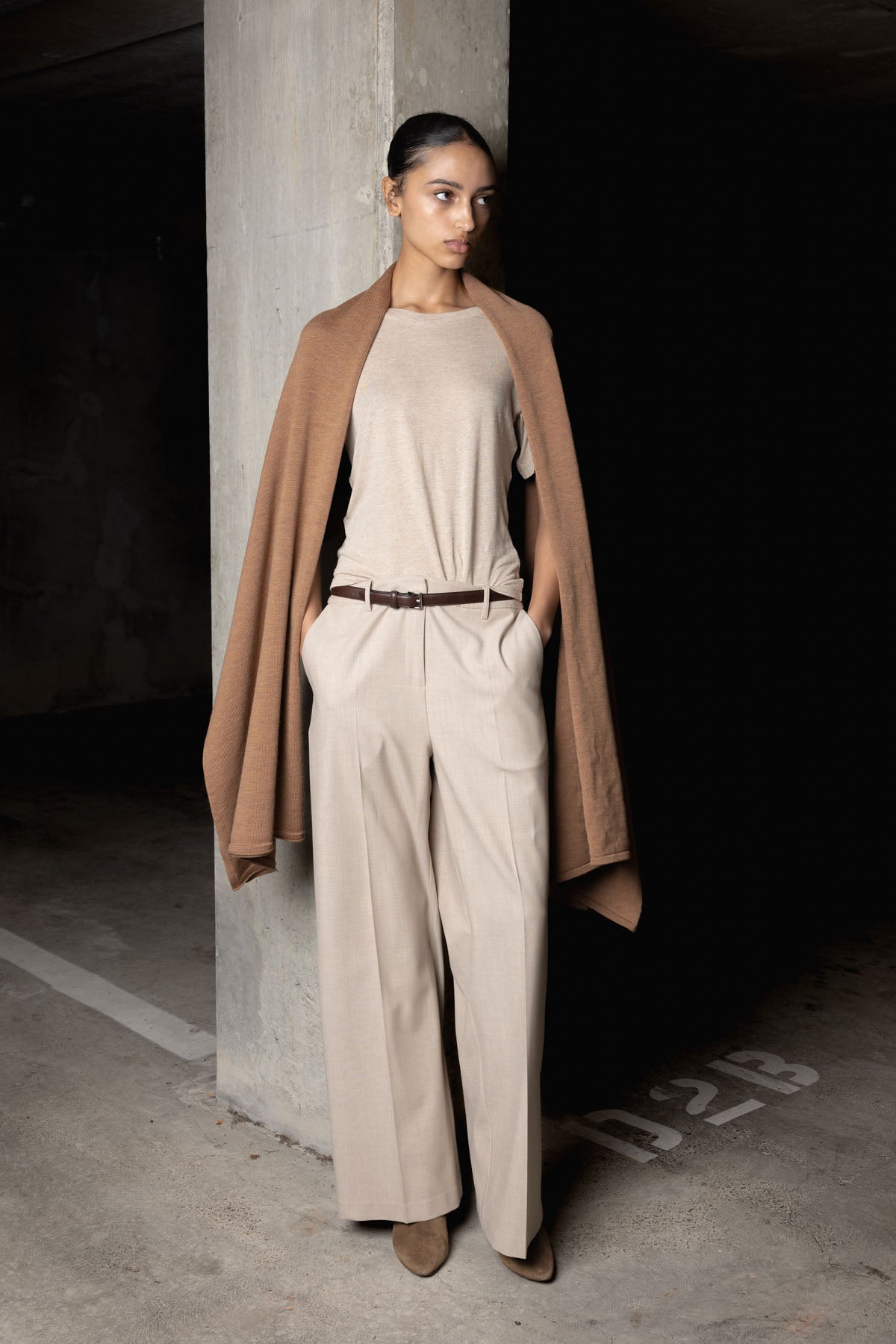 OVERSIZED KNITTED WRAP - CARAMEL