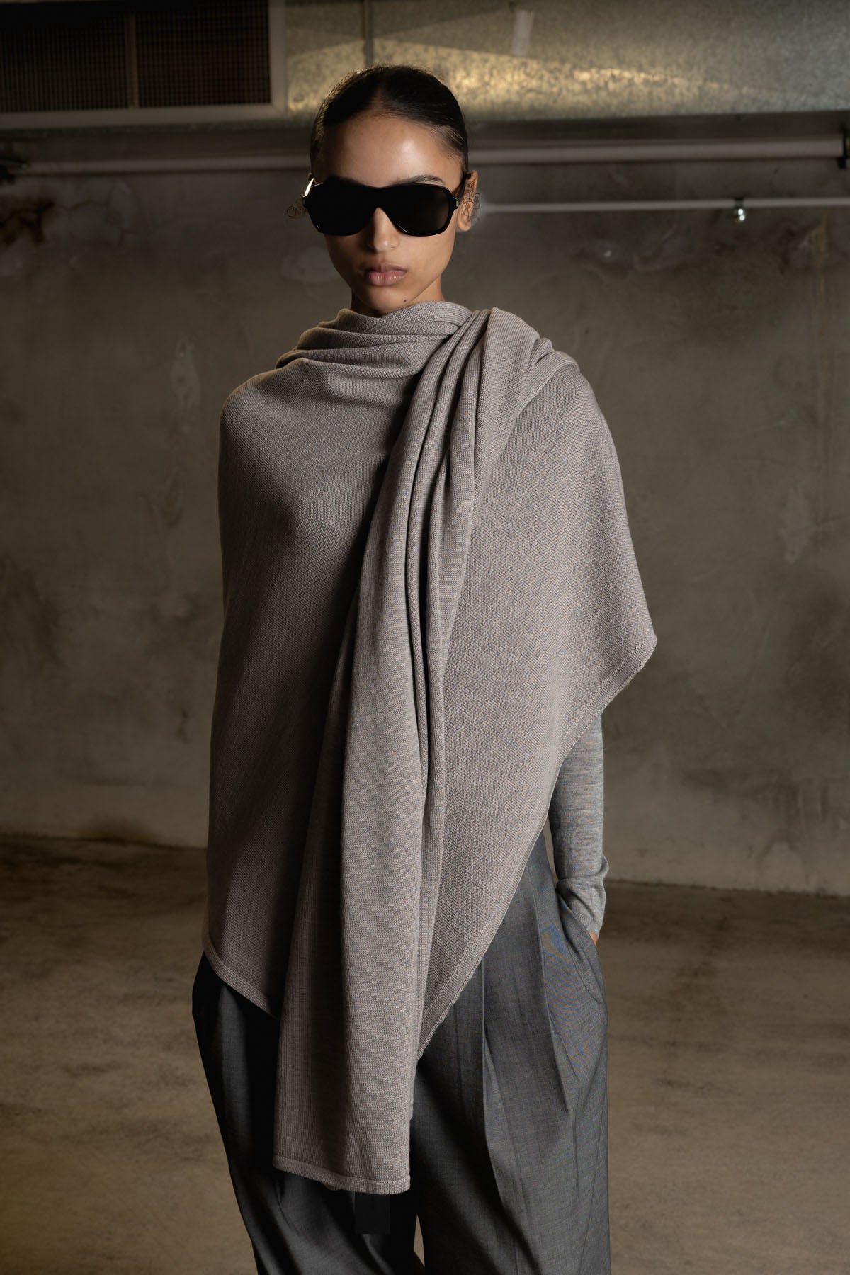 OVERSIZED KNITTED WRAP - DOVE