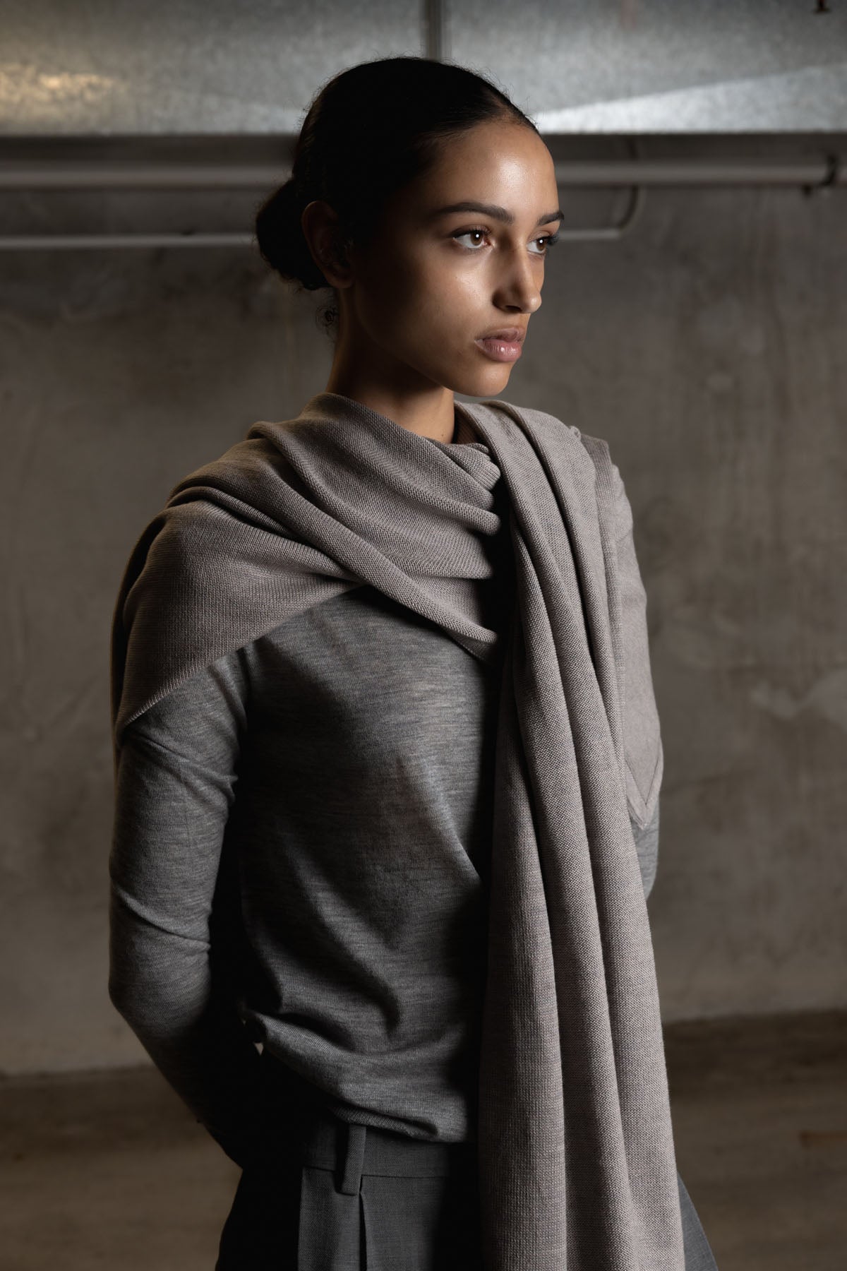 OVERSIZED KNITTED WRAP - DOVE