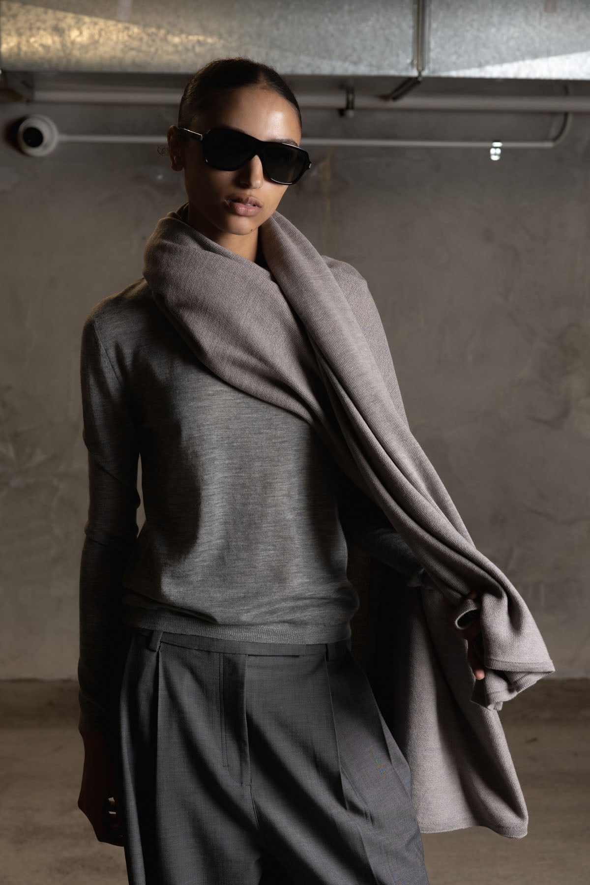 OVERSIZED KNITTED WRAP - DOVE