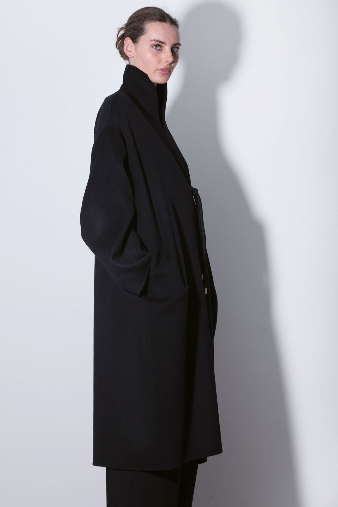 OVERSIZED WOOL CASHMERE COAT WITH ROPE FASTENING