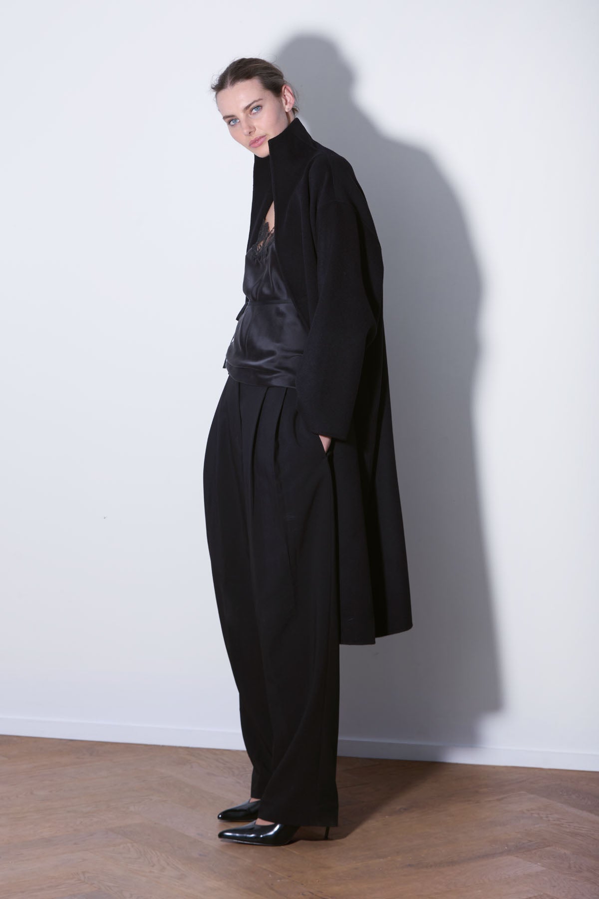 OVERSIZED WOOL CASHMERE COAT WITH ROPE FASTENING