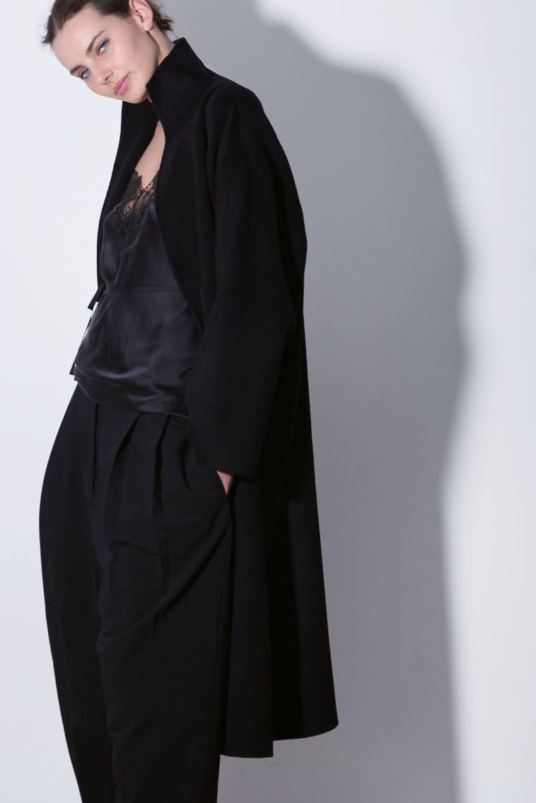 OVERSIZED WOOL CASHMERE COAT WITH ROPE FASTENING