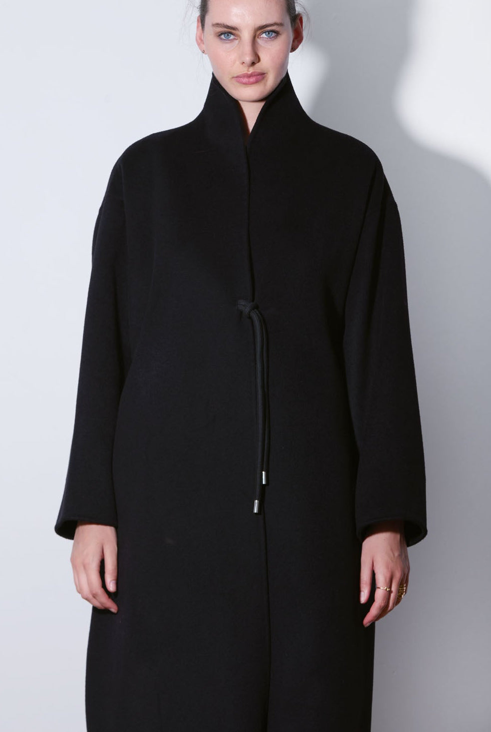 OVERSIZED WOOL CASHMERE COAT WITH ROPE FASTENING