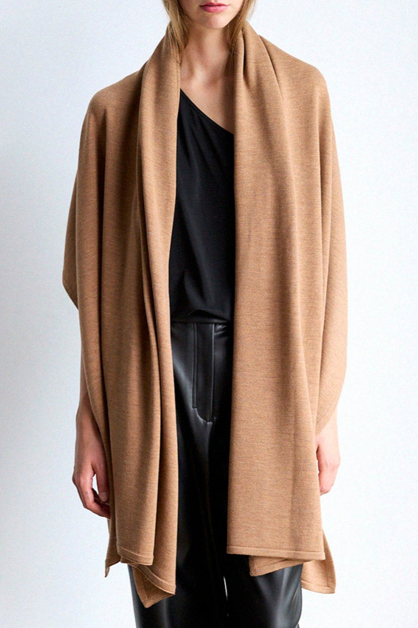 OVERSIZED KNITTED WRAP - CARAMEL