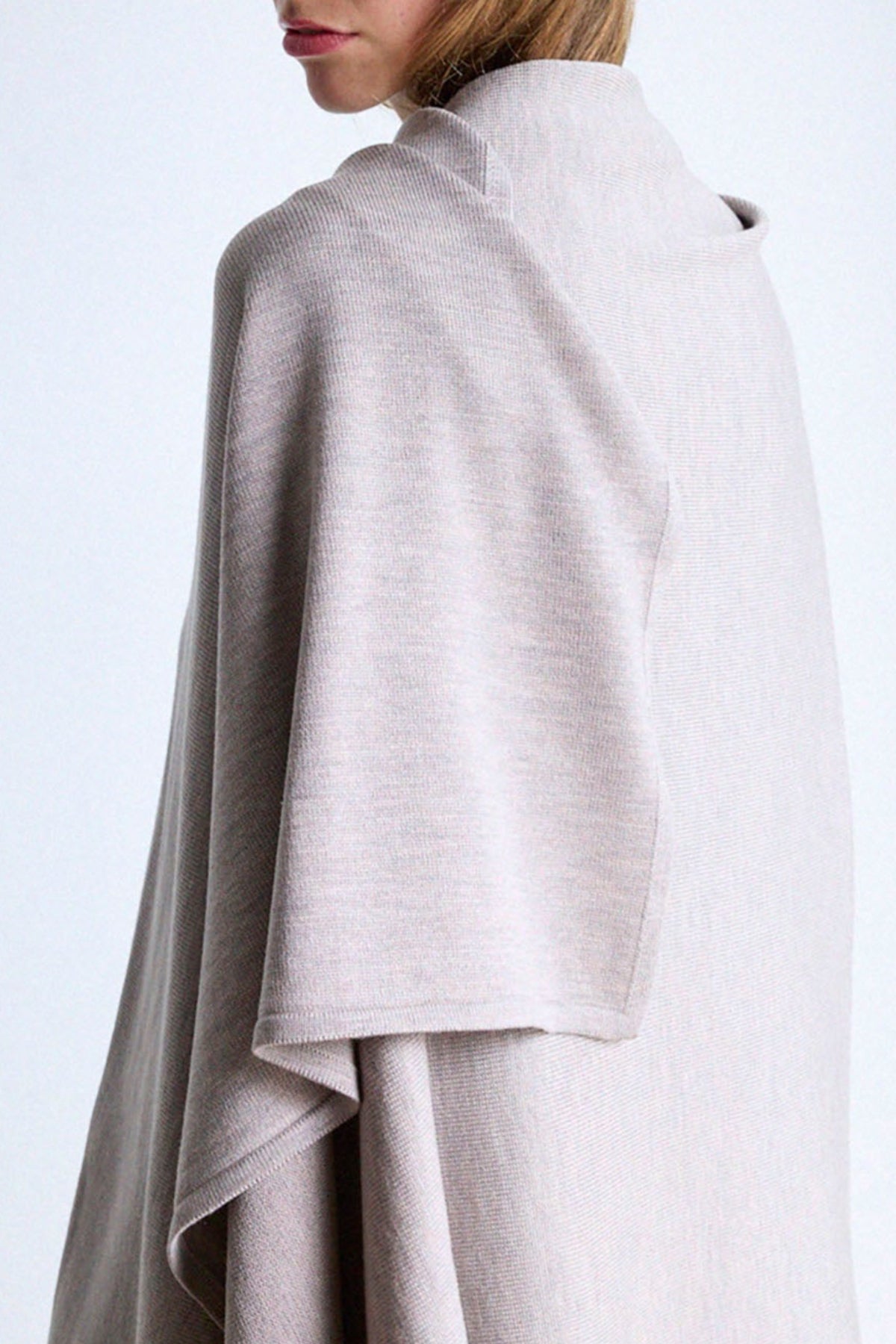 OVERSIZED KNITTED WRAP - DOVE