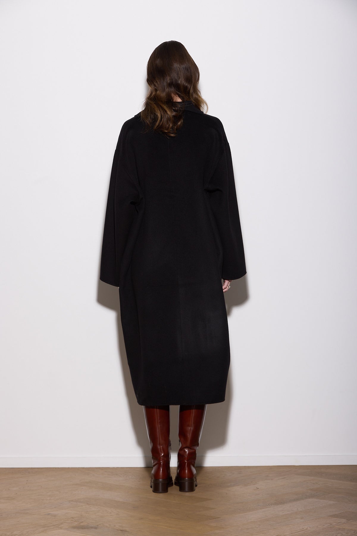 OVERSIZED WOOL CASHMERE COAT WITH ROPE FASTENING