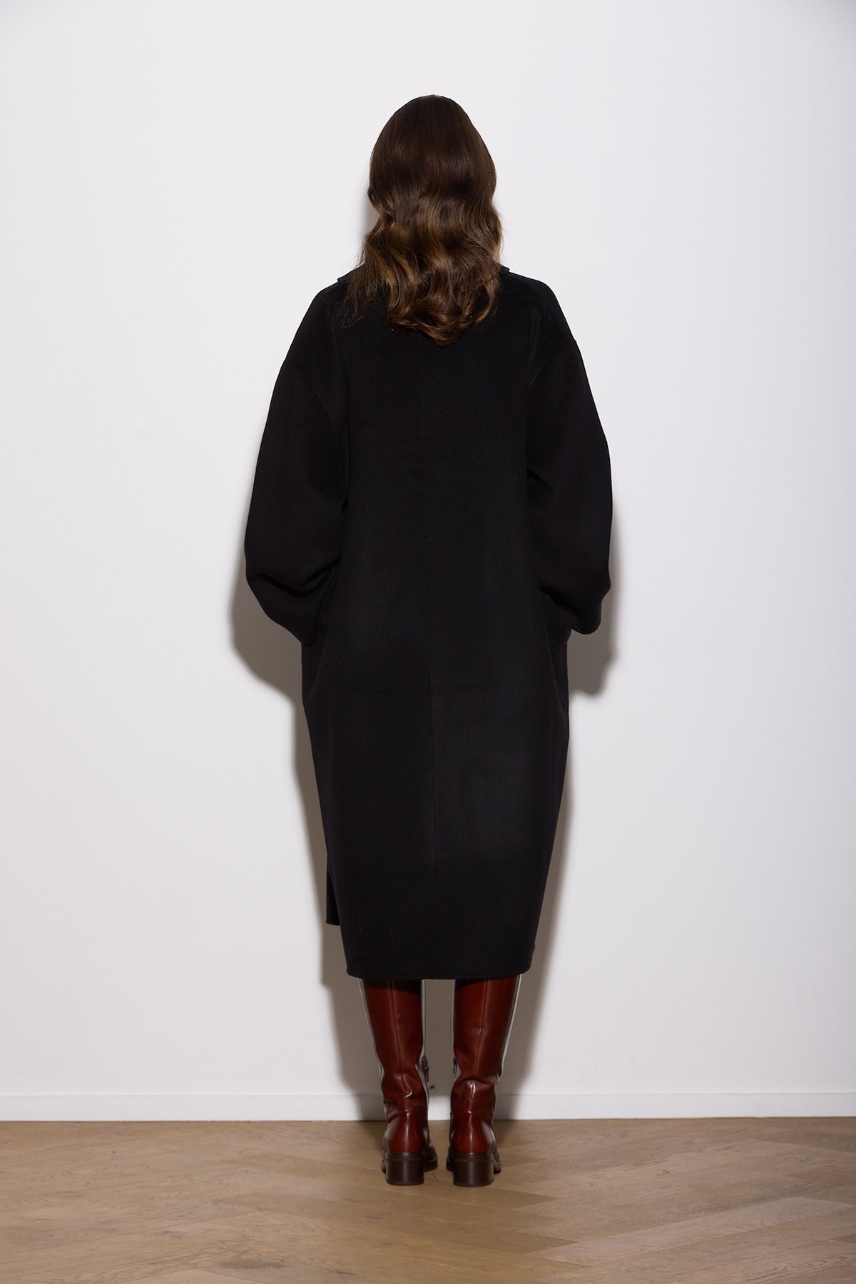 OVERSIZED WOOL CASHMERE COAT WITH ROPE FASTENING