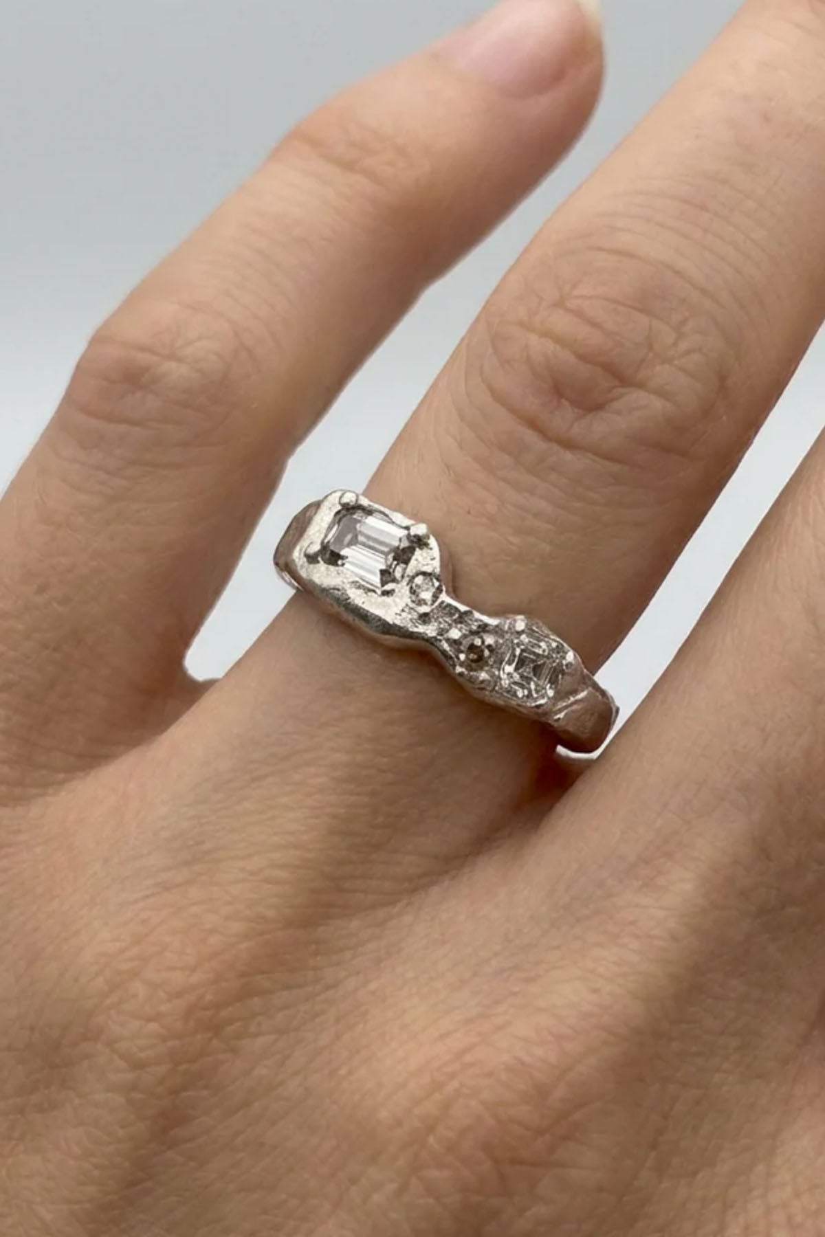 REFLECT SILVER & MOISSANITES GEMSTONES RING
