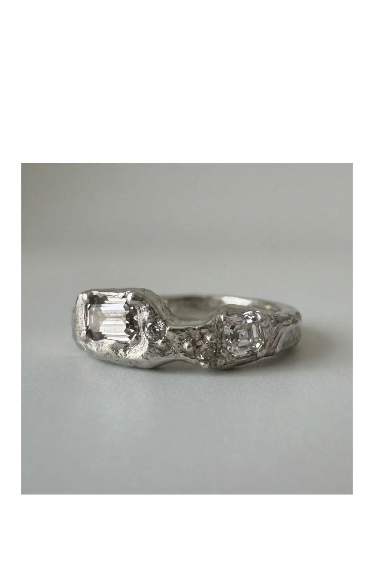 REFLECT SILVER & MOISSANITES GEMSTONES RING