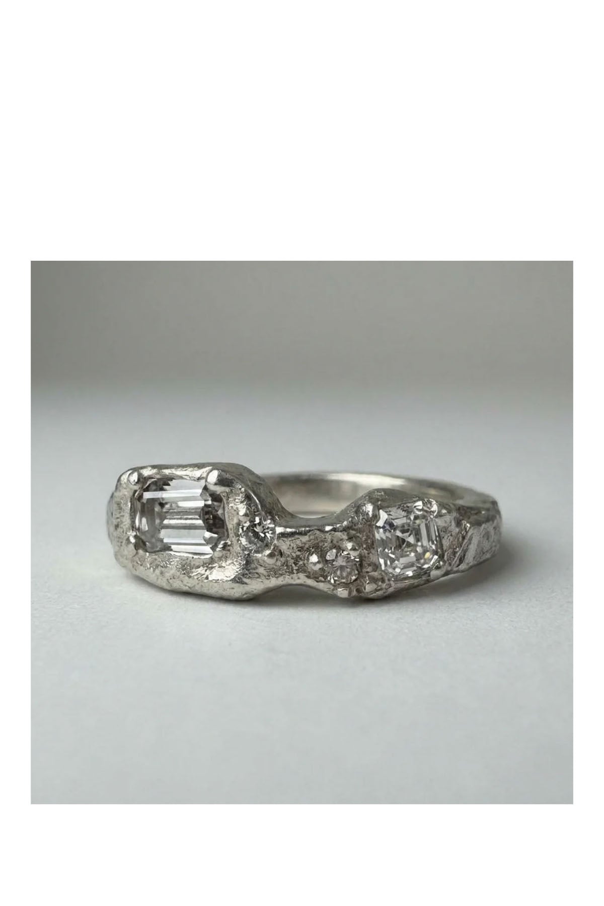 REFLECT SILVER & MOISSANITES GEMSTONES RING