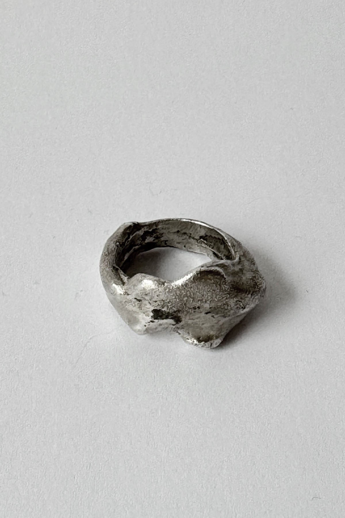 SCULPTURAL SILVER RING