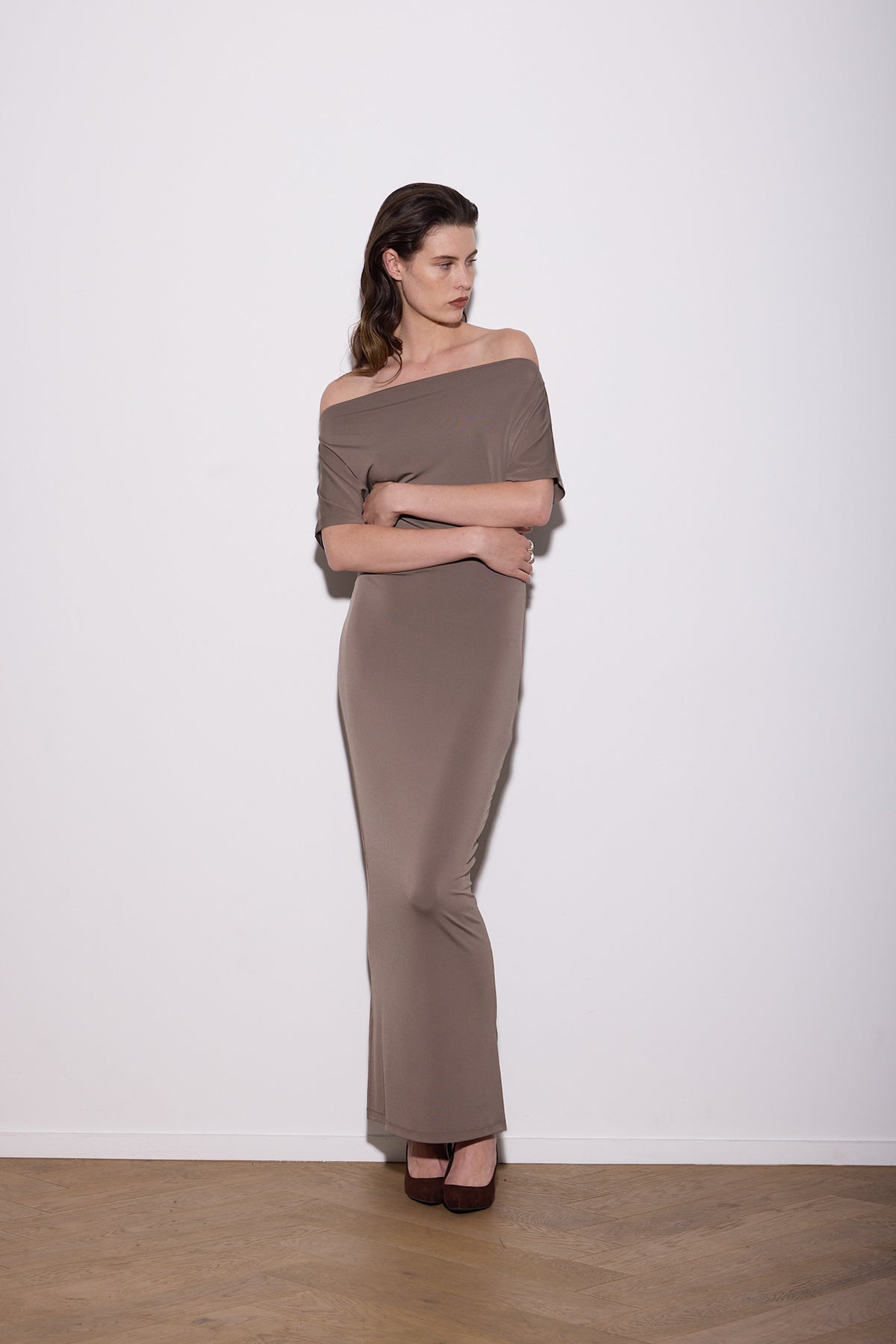 SENNA KLEID LANG SCHWARZ