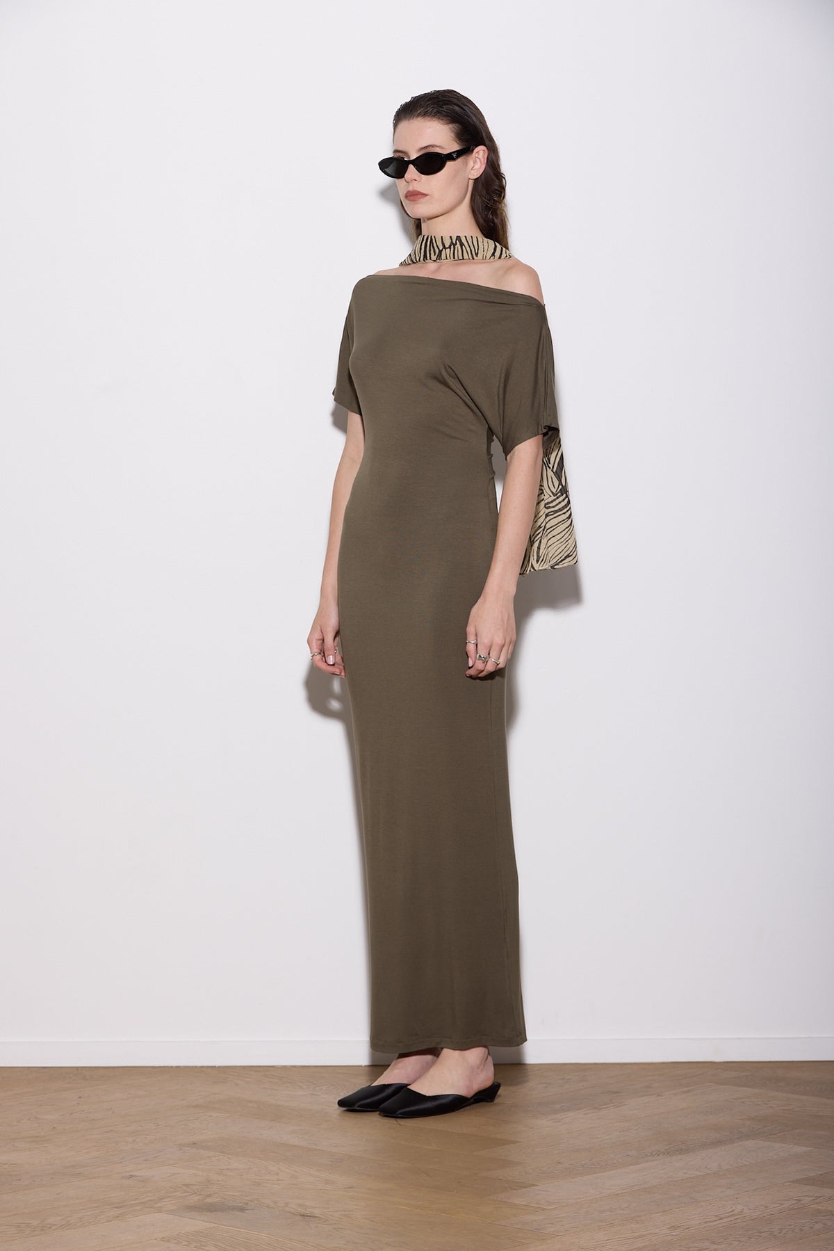 SENNA KLEID LANG SCHWARZ