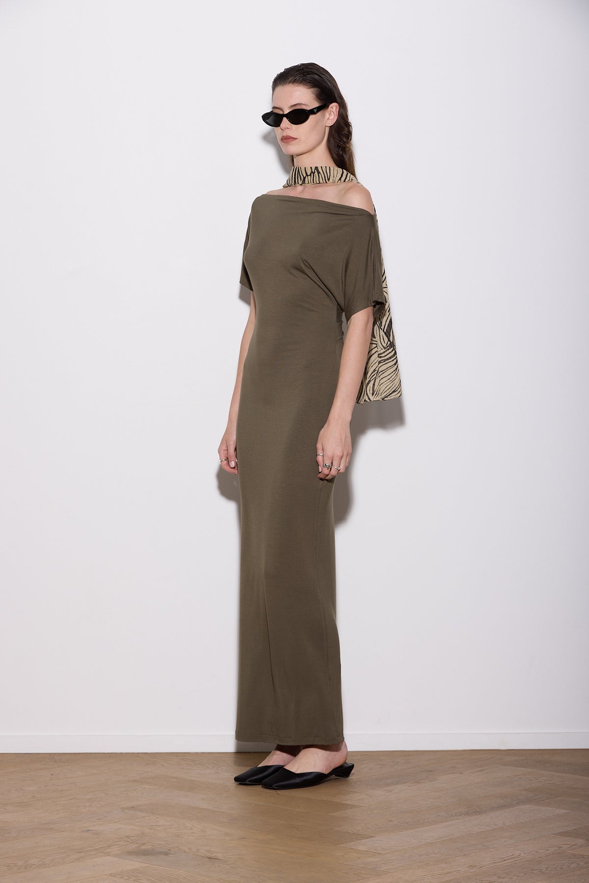 SENNA KLEID LANG SCHWARZ