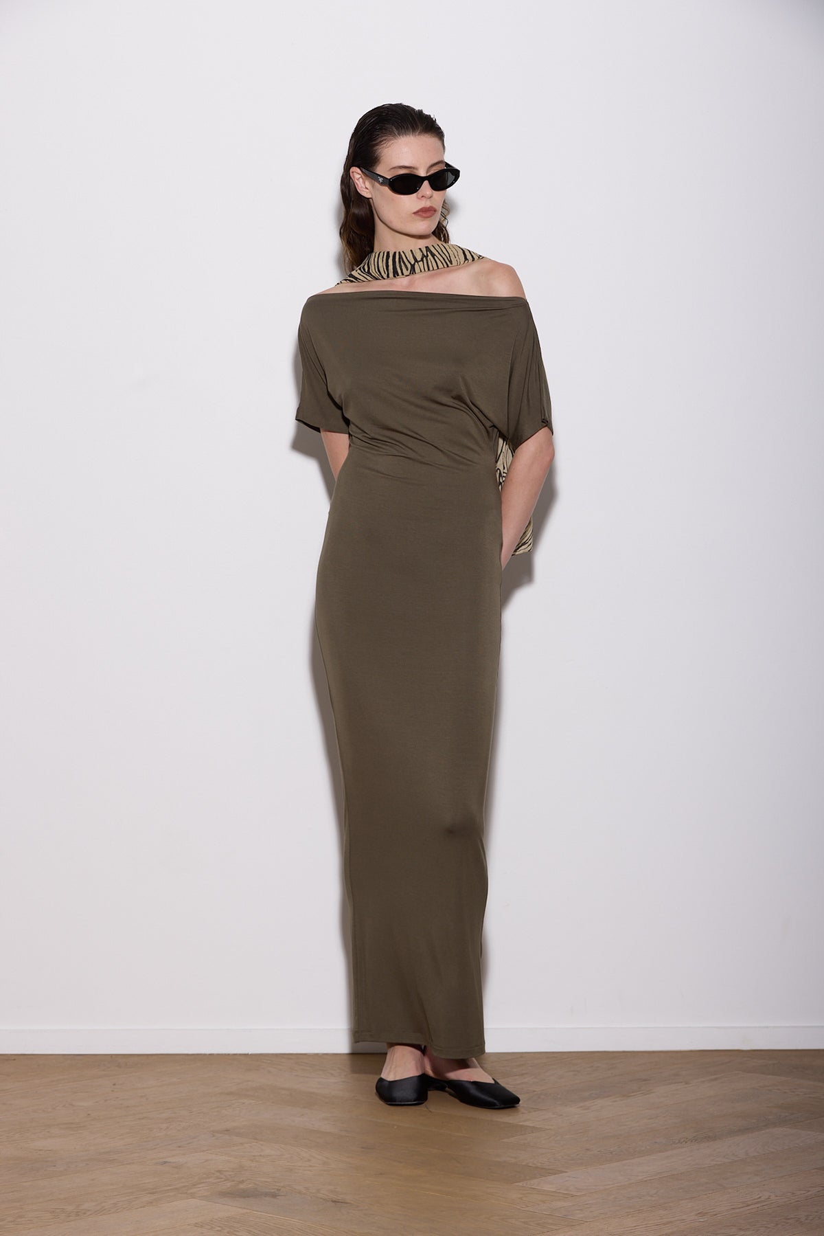 SENNA KLEID LANG SCHWARZ