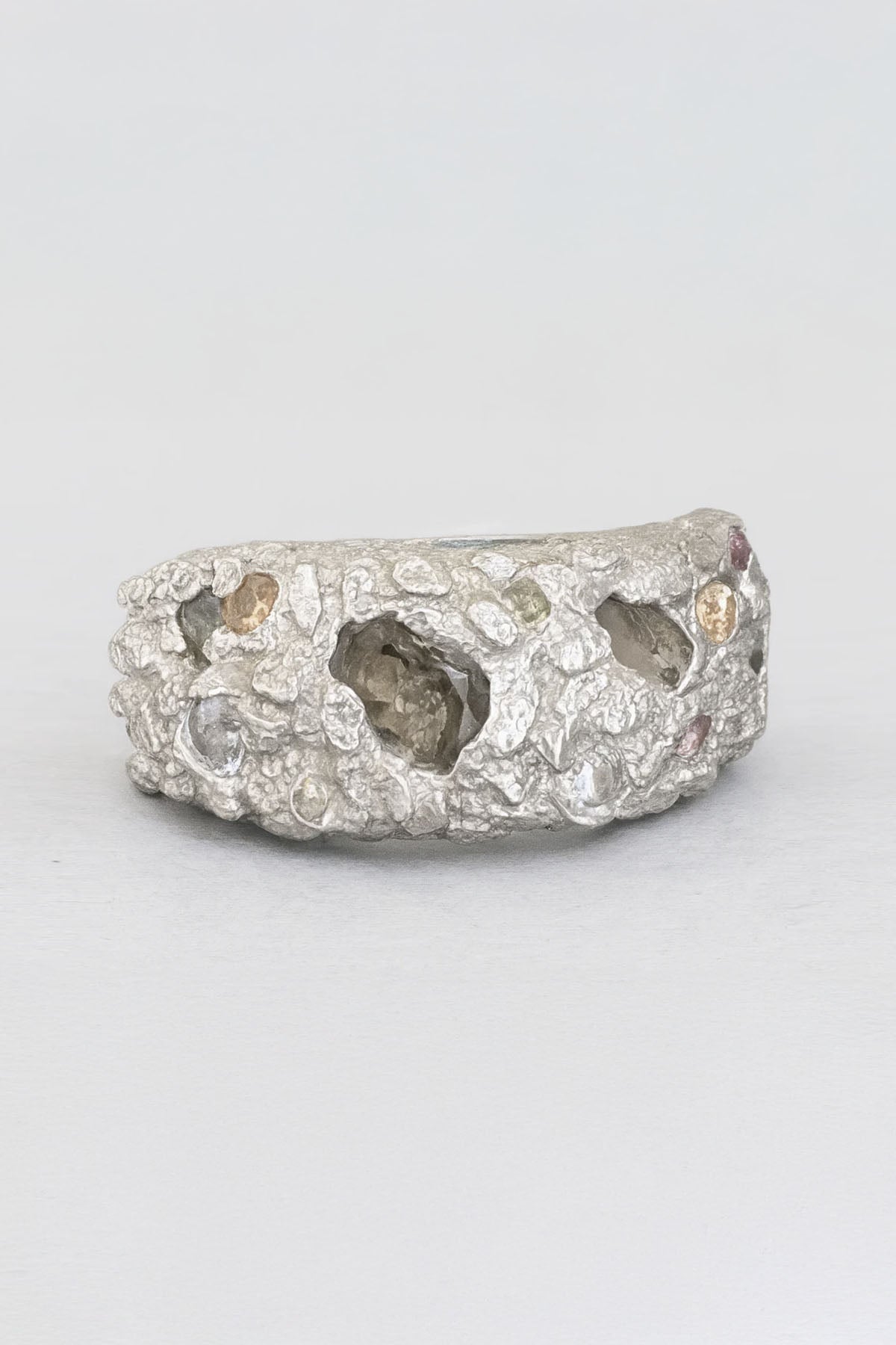 TONAL SOLID SILVER & LAB-GROWN SAPPHIRES RING