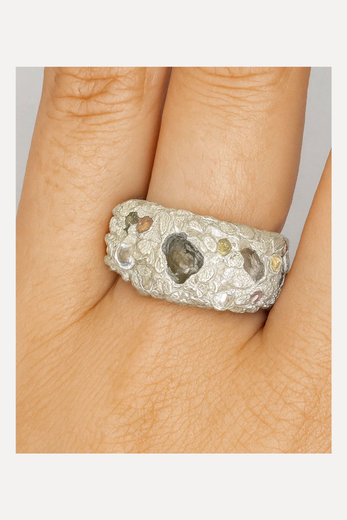 TONAL SOLID SILVER & LAB-GROWN SAPPHIRES RING