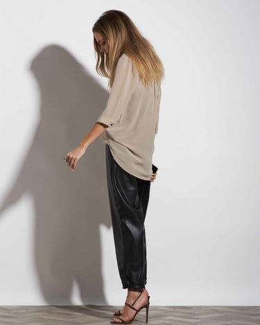 SILK SHIRT MOCHA-PEARL 3/4 SLEEVE (BEIGE) - KNUEFERMANN 